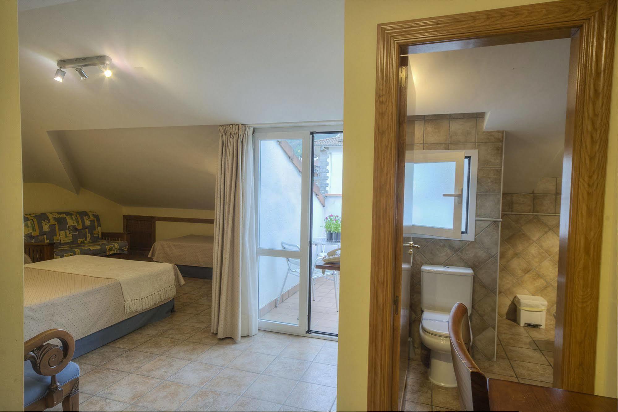 Hostal Jai Alai Leitza  Ngoại thất bức ảnh