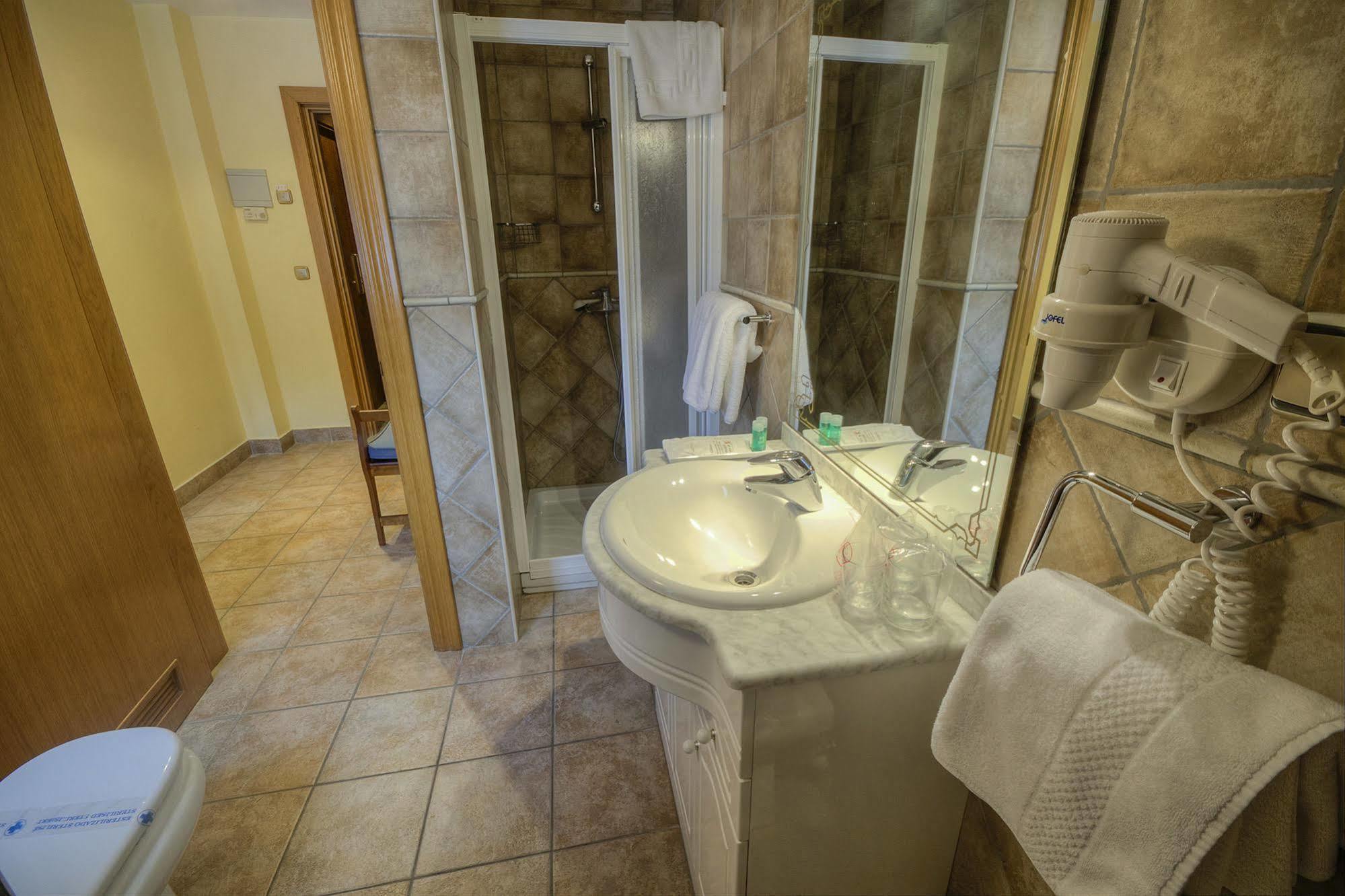 Hostal Jai Alai Leitza  Ngoại thất bức ảnh
